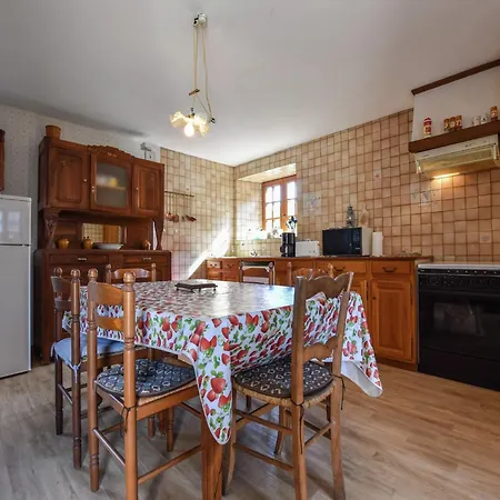 Dom wakacyjny House Near Villefranche-Du-Perigord, Cleaning Included Loubejac