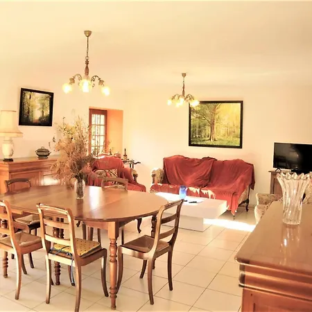 House Near Villefranche-Du-Perigord, Cleaning Included Casa vacanze Loubejac